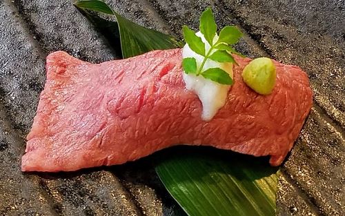神戸牛 炙り寿司