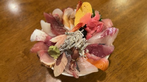 神戸で海鮮丼が人気のお店
